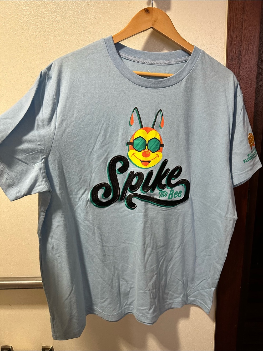 Disney Parks EPCOT Spike the Bee Flower & Garden 2026 T-Shirt XL NWT